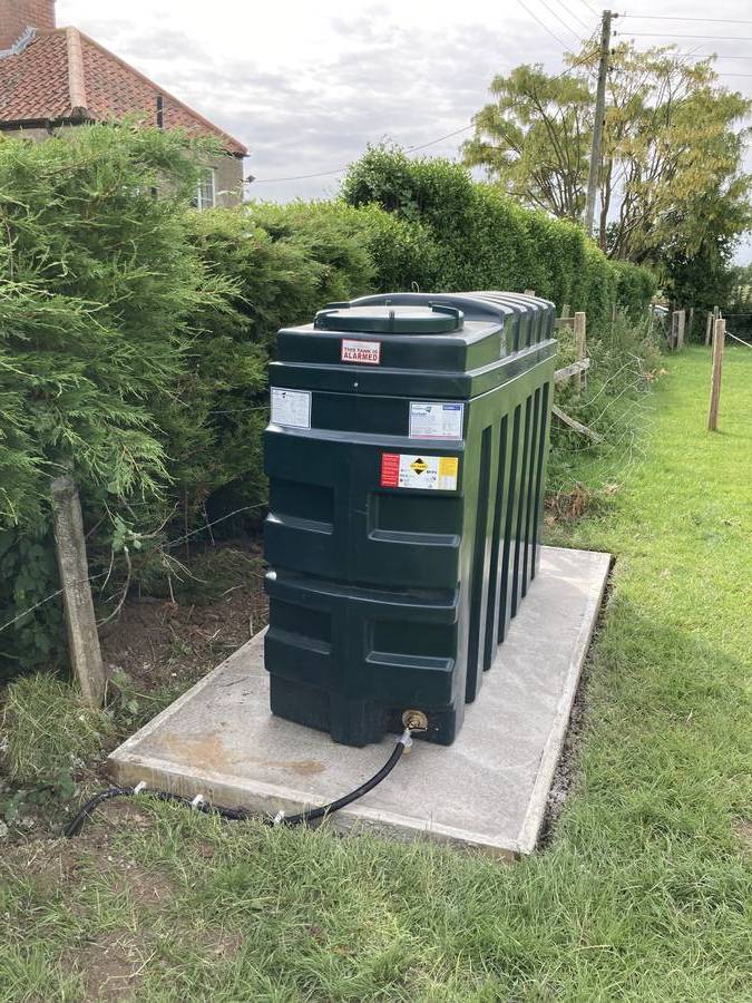Bunded oil tank installation